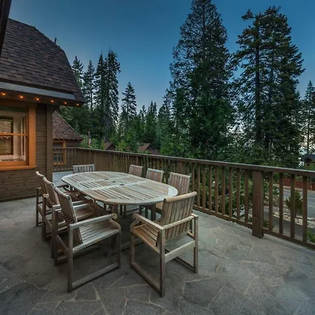 Cedar Crest - Chickadee Cottage 2